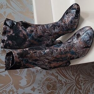 Kenneth Cole Authentic booties